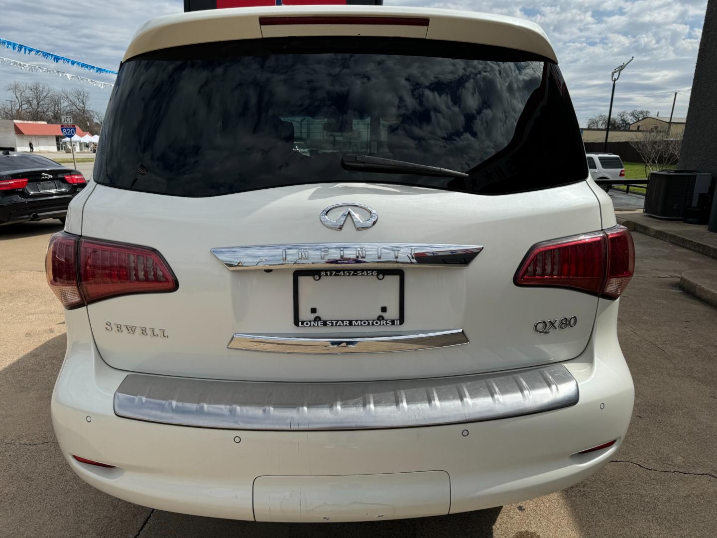 2015 WHITE INFINITI QX80 (JN8AZ2NF1F9) , located at 5900 E. Lancaster Ave., Fort Worth, TX, 76112, (817) 457-5456, 0.000000, 0.000000 - Photo#4